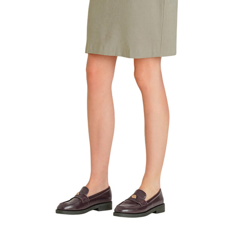 Mocassino Donna in pelle, con logo in metallo e suola in gomma